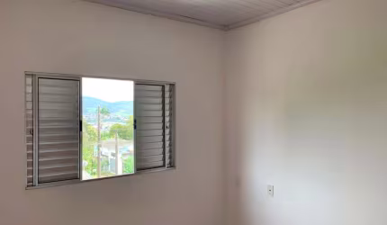 Casa de vila a venda, reformada com ótima localização. Agende uma visita!!
