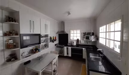 CASA A VENDA COM 284² NO PLANALO PAULISTA