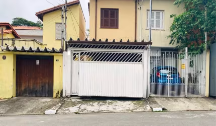 Casa e Sobrado no bairro Campo Belo. Sobrado na Frente e Casa Térrea nos fundos. Oportunidade!!