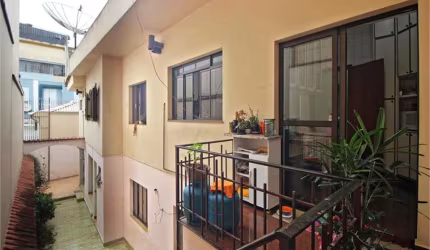 Aclimação sobrado com 02 suites - 02 vagas