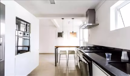 Corre que é seu!!! Apartamento 276 m² 3 dorm. 1 suite e 2 vagas de garagem!!! Gerador!!!