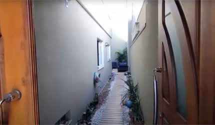 Excelente casa de 4 dormitórios com Edícula na região da Saúde.