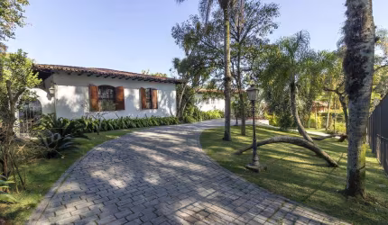Casa Térrea , única na região , com terreno de 2000 m²