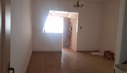 SOBRADO DE 3 ANDARES COM 3 DORMITORIOS BOA LOCALIZAÇAO