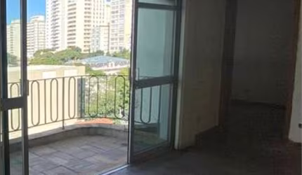 Apartamento Higienópolis com 210 m2 3 suítes 3 vagas de garagem Em Frente Ao Shopping