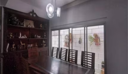 Casa tipo sobrado a Venda no Jardim Paulistano. 3 suites, 3 vgs!