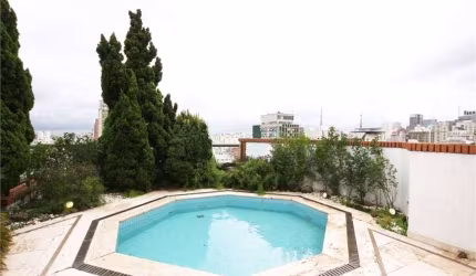 Cobertura de 450m2 nos Jardins com vista