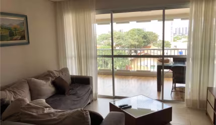 Apartamento à venda com 4 dormitórios, varanda gourmet, 2 vagas e lazer na Vila Gumercindo.