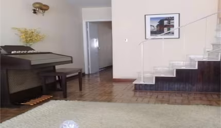 Casa em Ótima Localização no Brooklin, Hípica Paulista