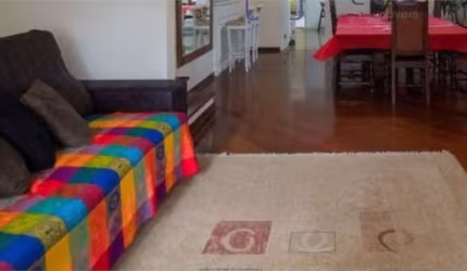 LINDA CASA A VENDA COM 302 M² NA ACLIMAÇÃO