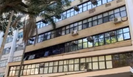 Consultório com 9 Quartos e 5 banheiros à Venda, 250 m²