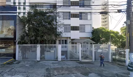 Apartamento com excelente planta e localização em Pinheiros. Na esquina com Rua Arthur de Azevedo!!