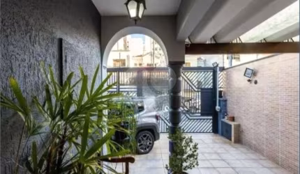 Casa bem localizada de 160 m2 em Perdizes  5 vagas
