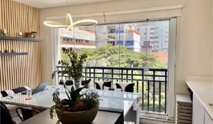 Apartamento Venda Vila. Madalena 2 dormitórios, 1 suíte, 1 vaga, sacada, próximo do metrô, lazer
