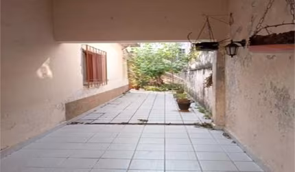 Casa térrea com 3 quartos , 1 suíte , 3 vagas