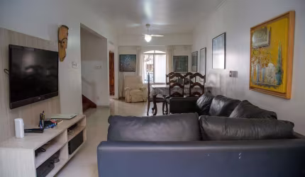Sobrado de Vila Reformado -  melhor localização na Vila Mariana