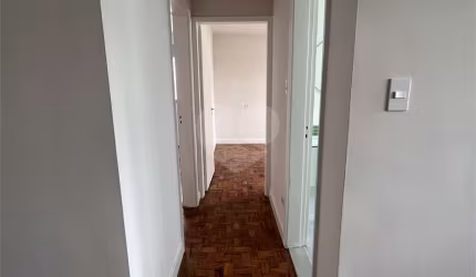 2 dormitórios reformado do lado do Shopping Pamplona Abaixo da avaliação!