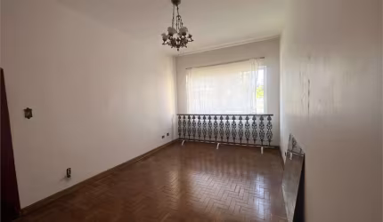Excelente apartamento no miolo dos jardins. Uma quadra do metrô Oscar Freire. 2 dormitórios