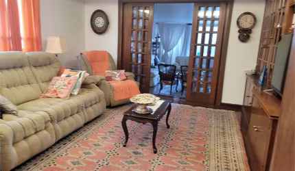 Apartamento em andar com varanda