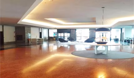 Excelente conjunto comercial com 775m². Próximo a ponte Eusébio Matoso!