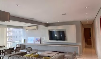 Apartamento moderno, com 2 suítes, cozinha gourmet e varanda integradas ao living em rua calma.