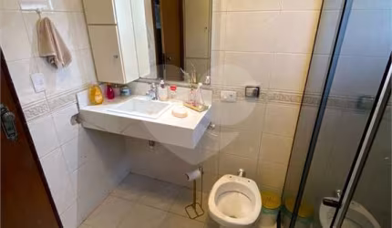 CASA COM 04 QUARTOS SENDO 02 SUÍTES, 03 VAGAS DE GARAGEM - JARDIM DA SAUDE