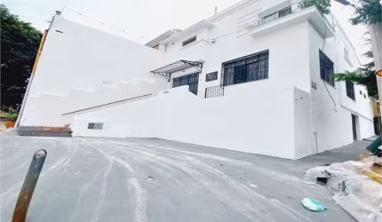 Casa para locação com 220 metros quadrados com 3 quartos em Perdizes
