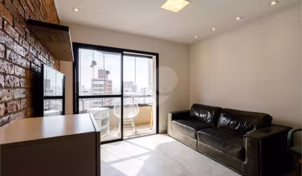 Apartamento na Vila Mariana, menor preço do m² na região com ótimo living!!!