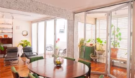 Viva o Luxo nos Jardins: Apartamento 2 Suítes, 198m², Reformado e Decorado, Localização Privilegiada