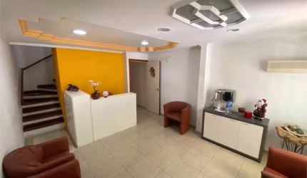 Sobrado Residencial e Comercial no melhor de Moema, em frente ao Shopping Ibirapuera. Raridade!