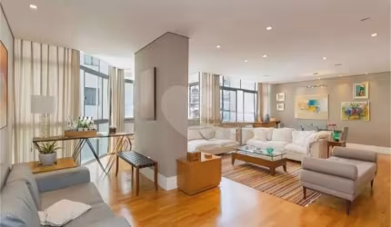 Apartamento de 185m2, reformado nos Jardins