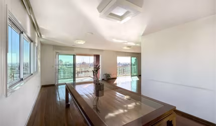 Apartamento com 266m², andar alto, vista livre, varanda gourmet, 4 suítes, 5 vagas, lazer condomínio