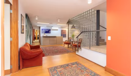Casa espetacular com 530m² de área úti, 638m² de terreno e 12 vagas de garagem!