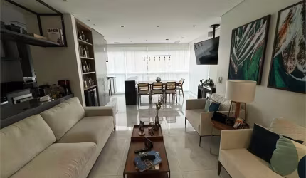 Apartamento à venda em Moema com 76 m², 2 suítes, 2 vagas, Lazer próximo ao metrô!
