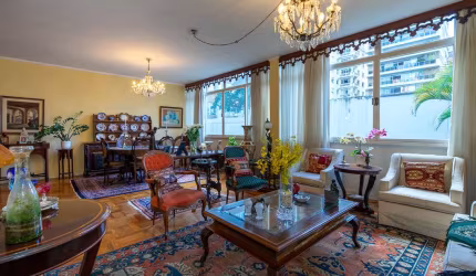 Venda apartamento estilo clássico 203,2 m²,living para 3 ambientes, 3 dormitórios com uma suíte.