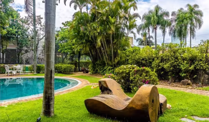 Casa na Cidade Jardim com 2000m² de terreno
