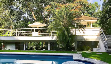 Sobrado a  Venda com 4 quartos no  Alto da Boa Vista