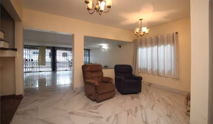 Vende se casa na Vicente Rao com 346 m quadrados - 3quartos-1 suíte-4 vagas