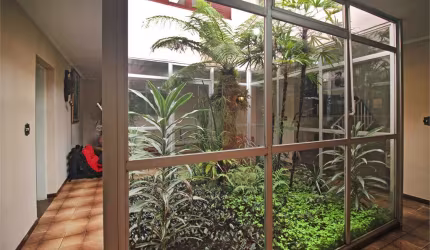Casa com piscina e churrasqueira!