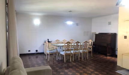 Excelente sobrado à venda na região da Chácara Santo Antônio