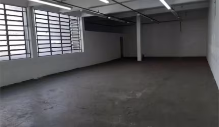 PREDIO AREA UTIL 785 m²  TOTAL DE PAVIMENTOS 3 PÉ DIREITO ACIMA DOS 5 MTS SANTO AMARO.ACEITA PERMUTA