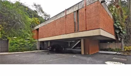 Casa com 976 m² e terreno de 3.100 m², à venda por R$ 16.000.000,00