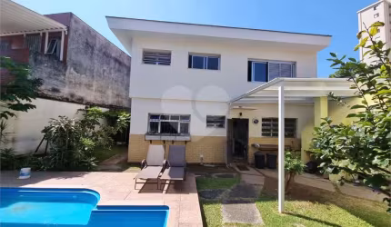 Excelente sobrado amplo de alto padrão na região da Chácara Santo Antônio. Visite. Oportunidade!