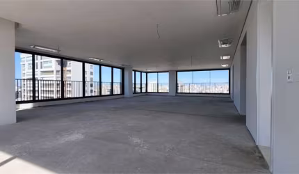 Apartamento em Moema com 4 suítes alto padrão
