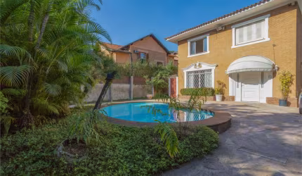 Casa com 4 dormitórios  a venda em Alto de Pinheiros.