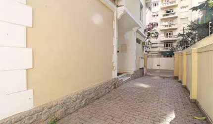 Casa comercial pertinho da Oscar Freire e Rua Estados Unidos