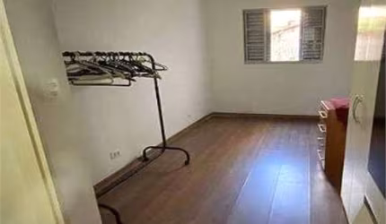 CASA COMERCIAL, BARRA FUNDA, PRÓXIMA METRO, 224 MTS, SALA, BANHEIRO, COZINHA.
