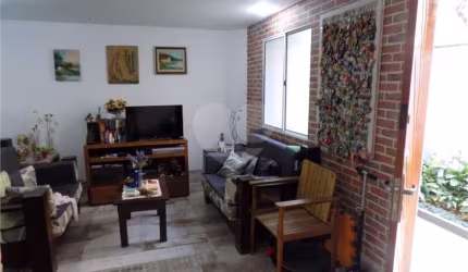 Casa em condomínio fechado - Saúde