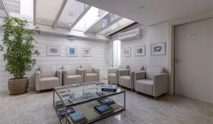 Casa Comercial na  Vila Nova Conceição