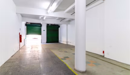 Salão comercial reformado, fluxo grande de pedestres, á 200 metros do Metrô Marechal Deodoro.